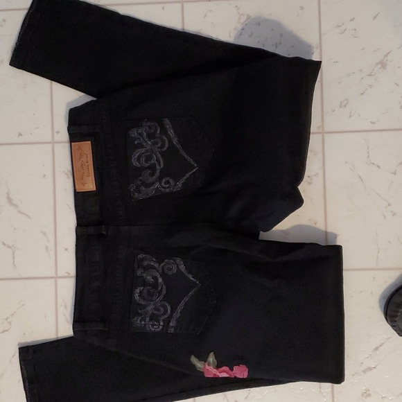 NWOT Suzanne Betro Black Skinny jeans. Size 12. - Picture 2 of 6